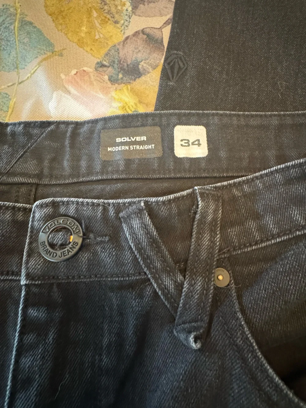 Volcom Men's Black Solver Modern Straight Jeans Size 34/30